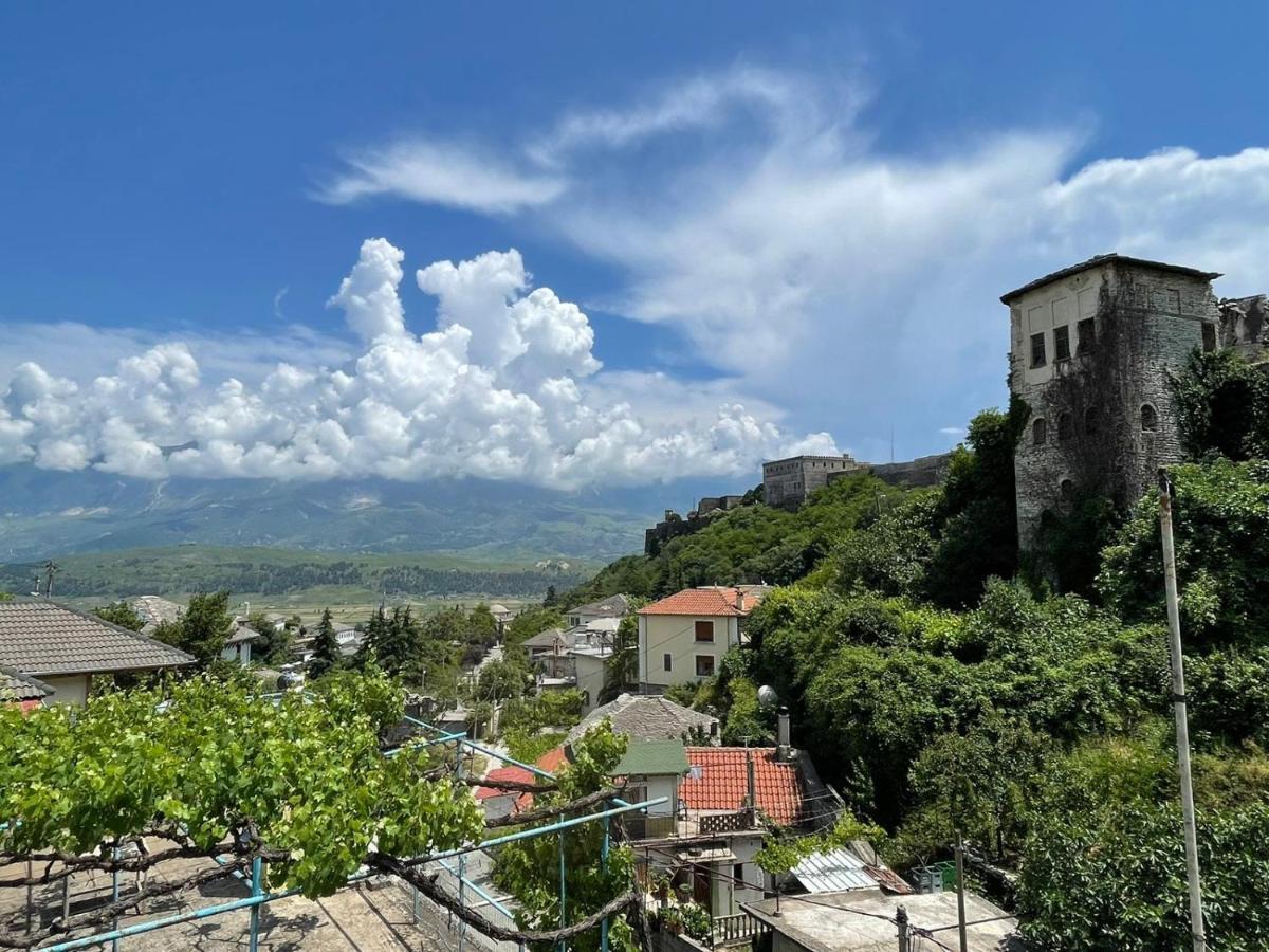 Latifi Guesthouse Gjirokaster Exterior photo