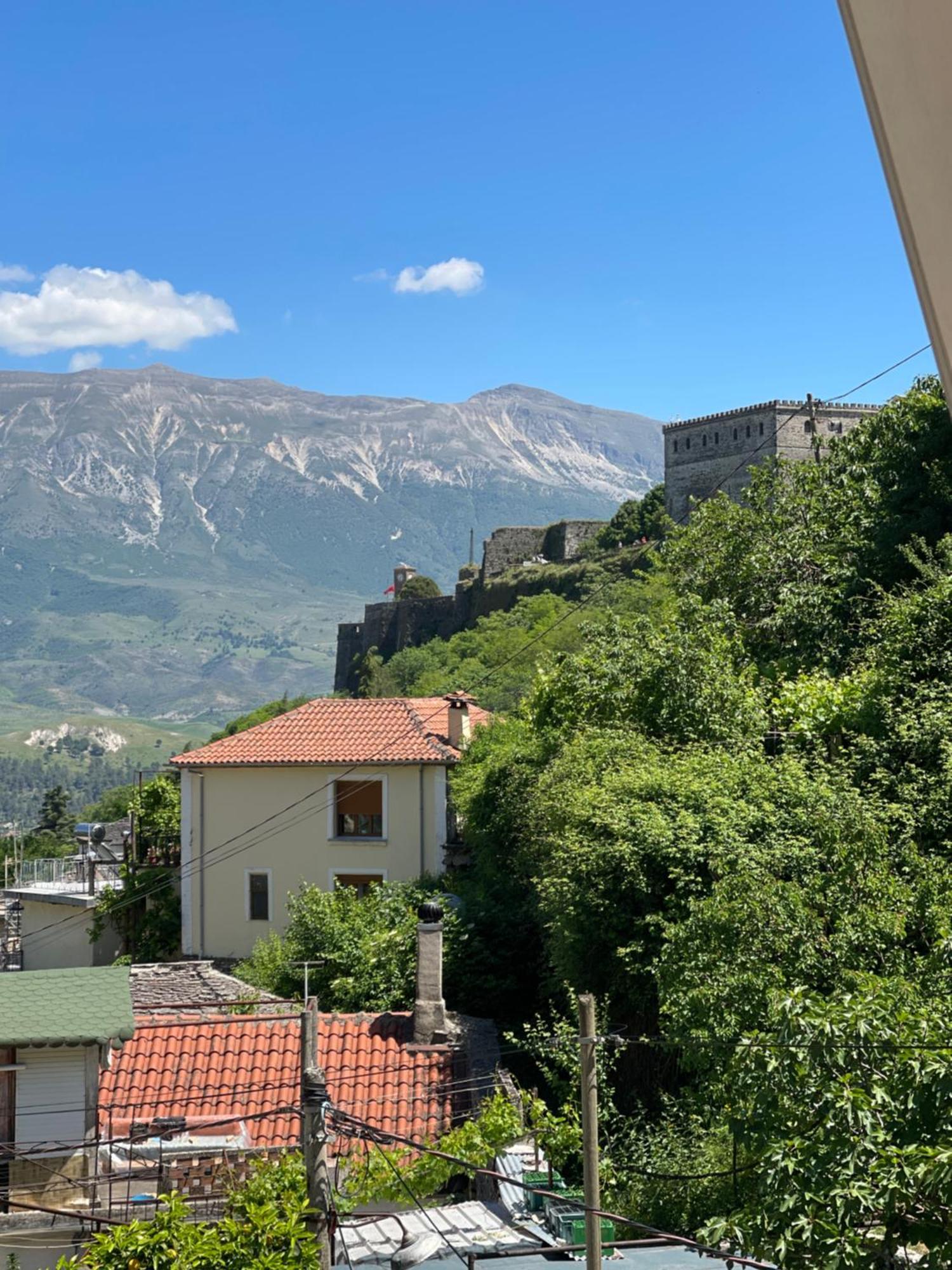 Latifi Guesthouse Gjirokaster Exterior photo